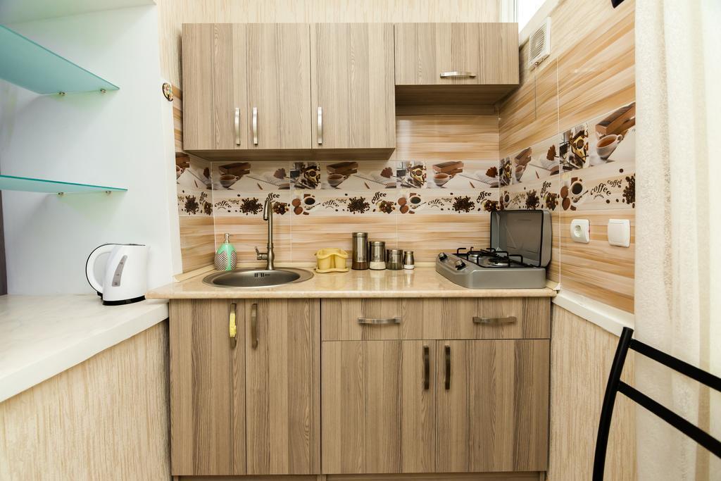 Apartment In Cozy Little Yard Тбилиси Экстерьер фото